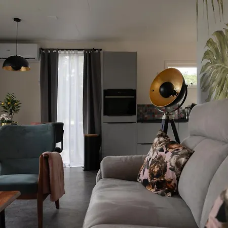 Recreatiepark Maas En Bos 营地 *